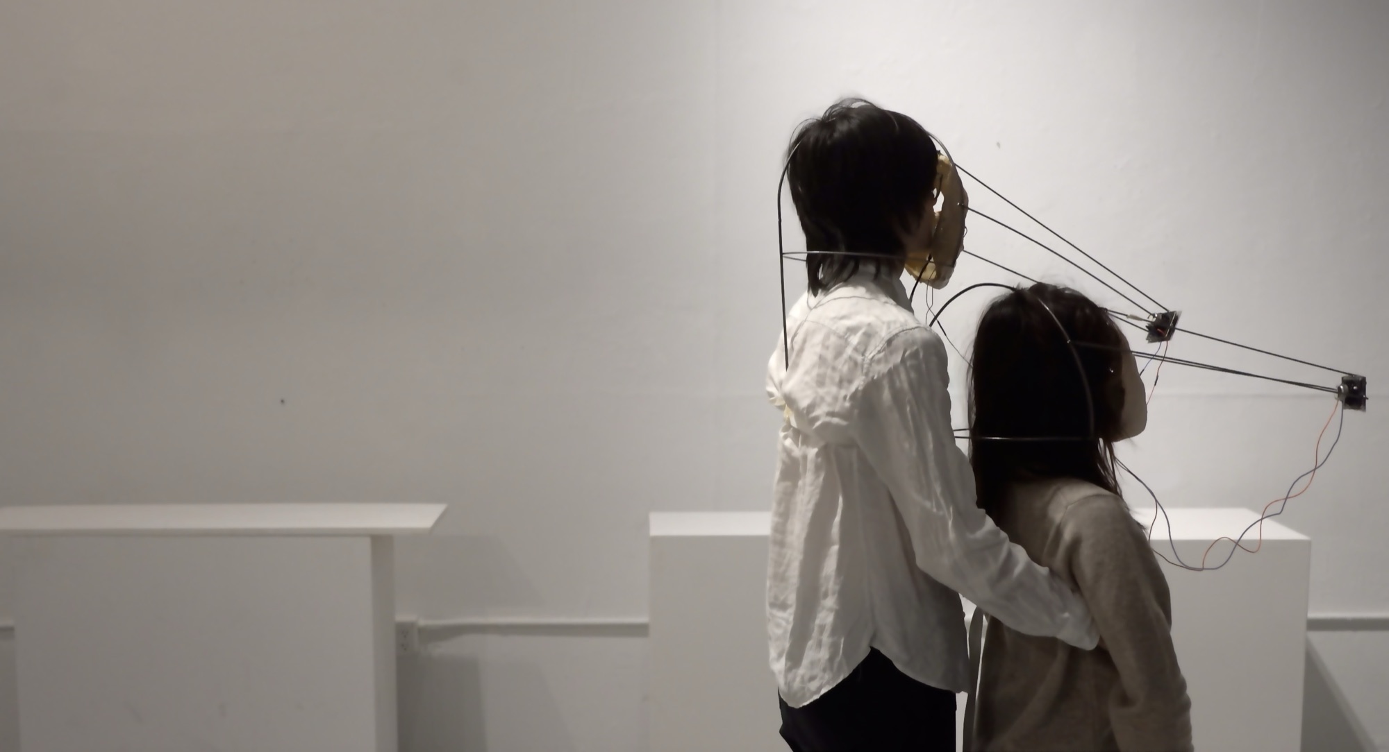 Kiss (for love), image 2 of 3